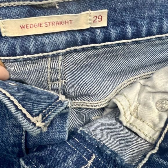 Levi’s Premium Wedgie Straight Jeans - Picture 6 of 11